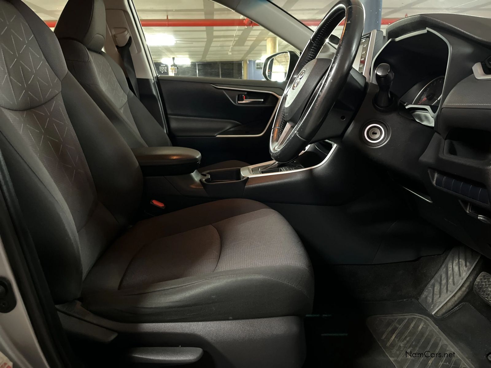2020 Toyota Rav4 photo 13
