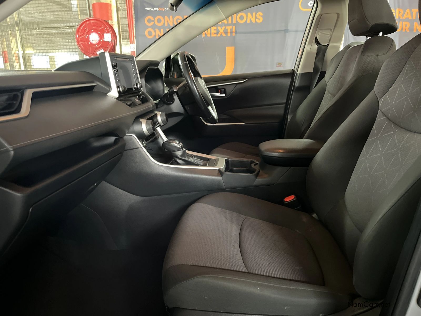2020 Toyota Rav4 photo 14