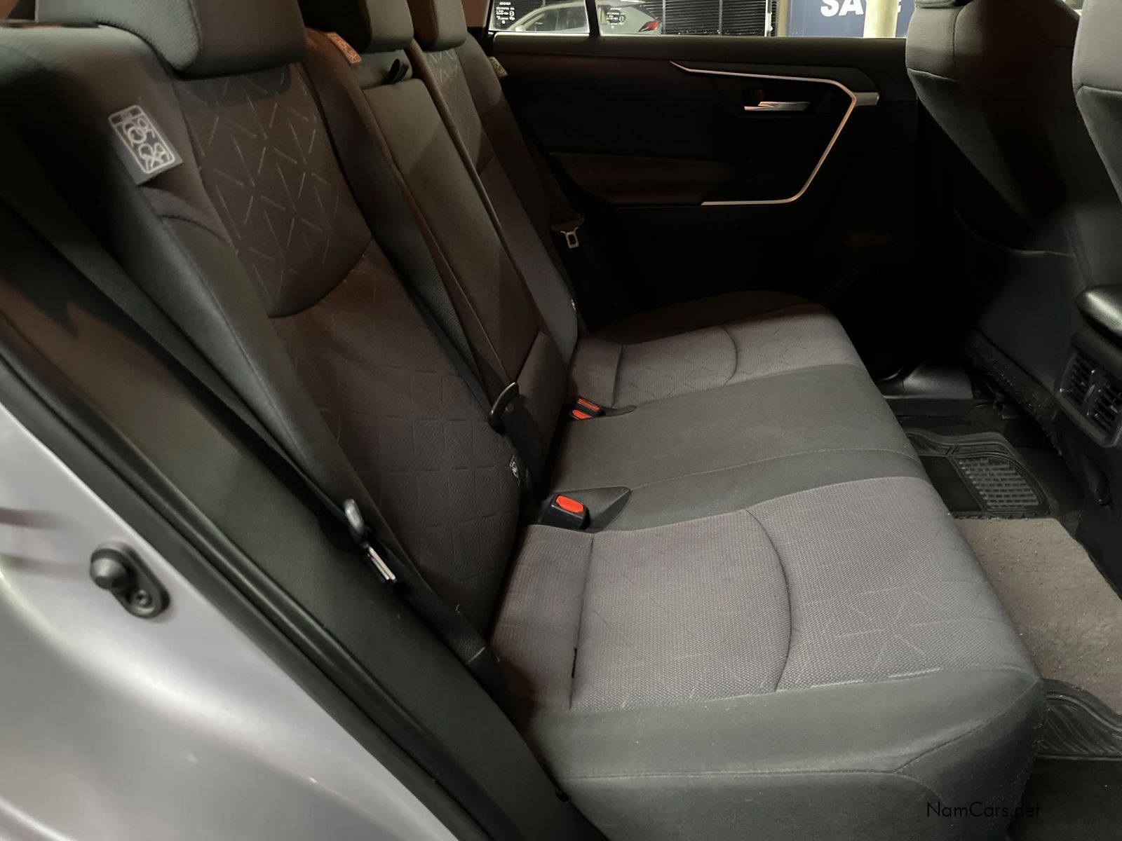 2020 Toyota Rav4 photo 16