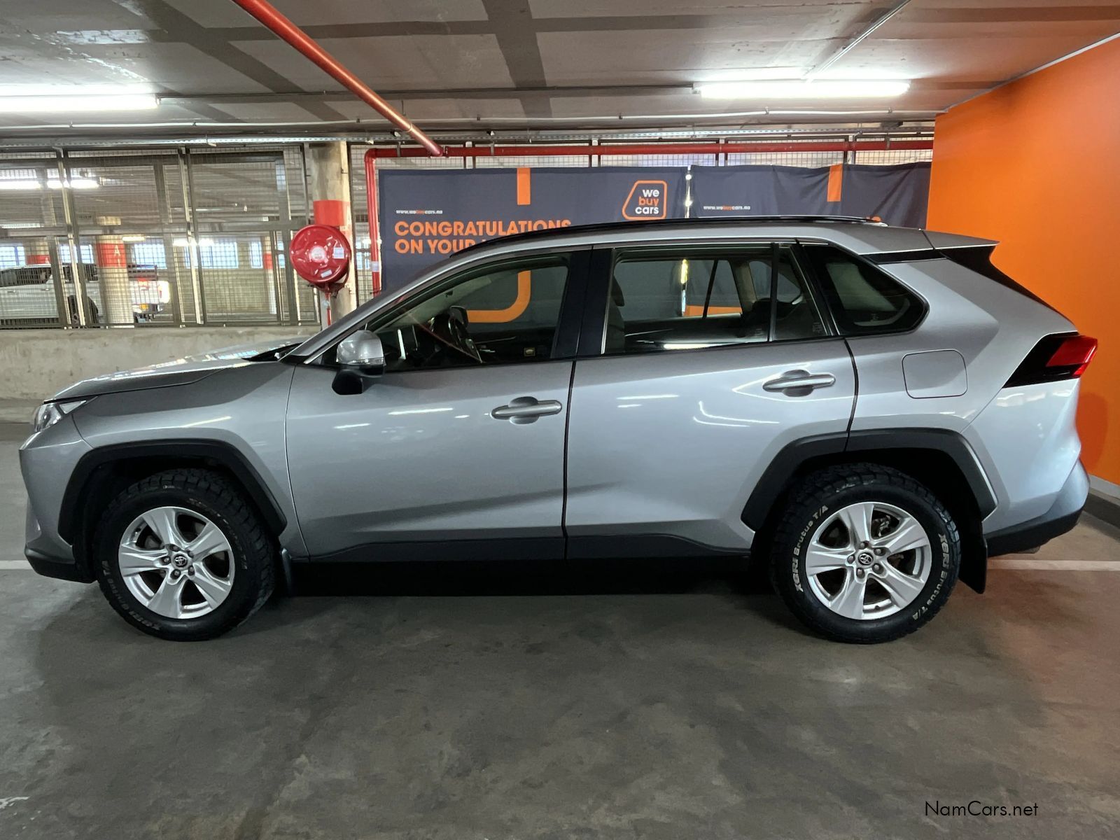 2020 Toyota Rav4 photo 2