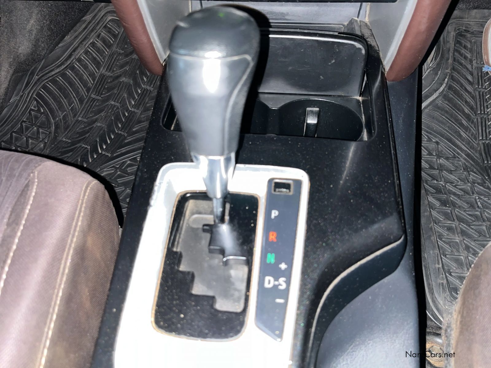 2016 Toyota Fortuner photo 12