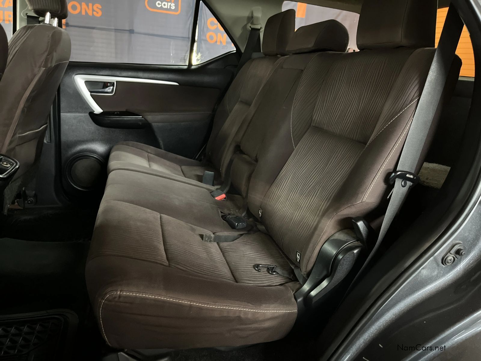 2016 Toyota Fortuner photo 16