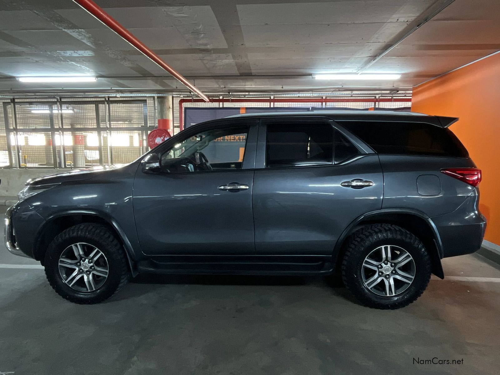 2016 Toyota Fortuner photo 2