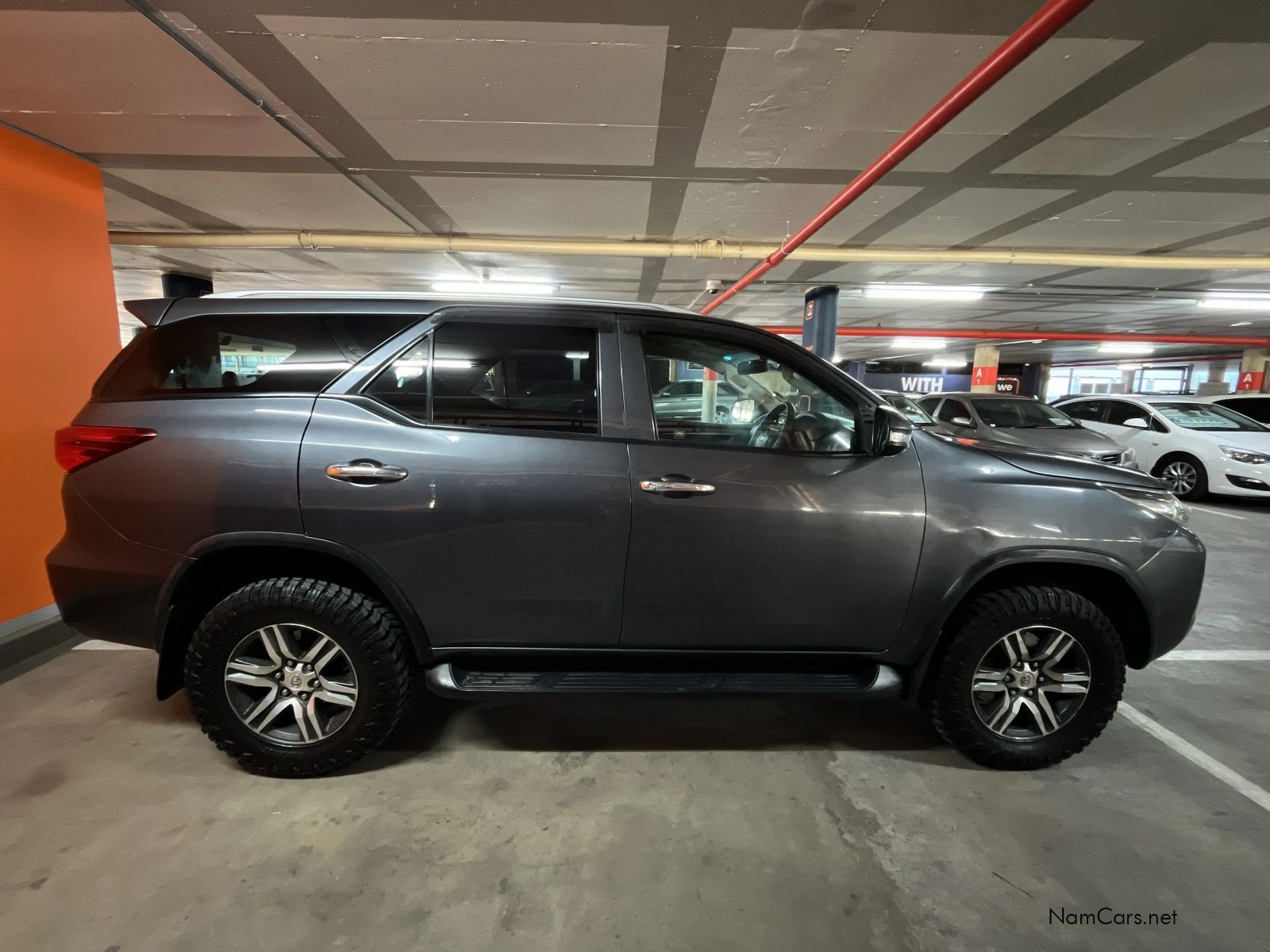 2016 Toyota Fortuner photo 4