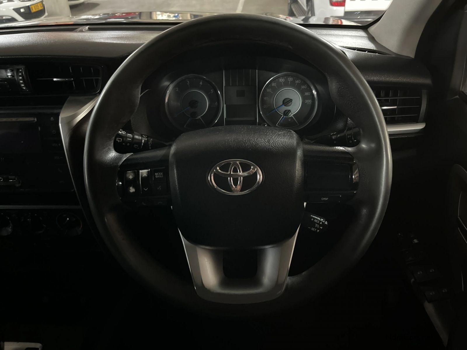 2016 Toyota Fortuner photo 9