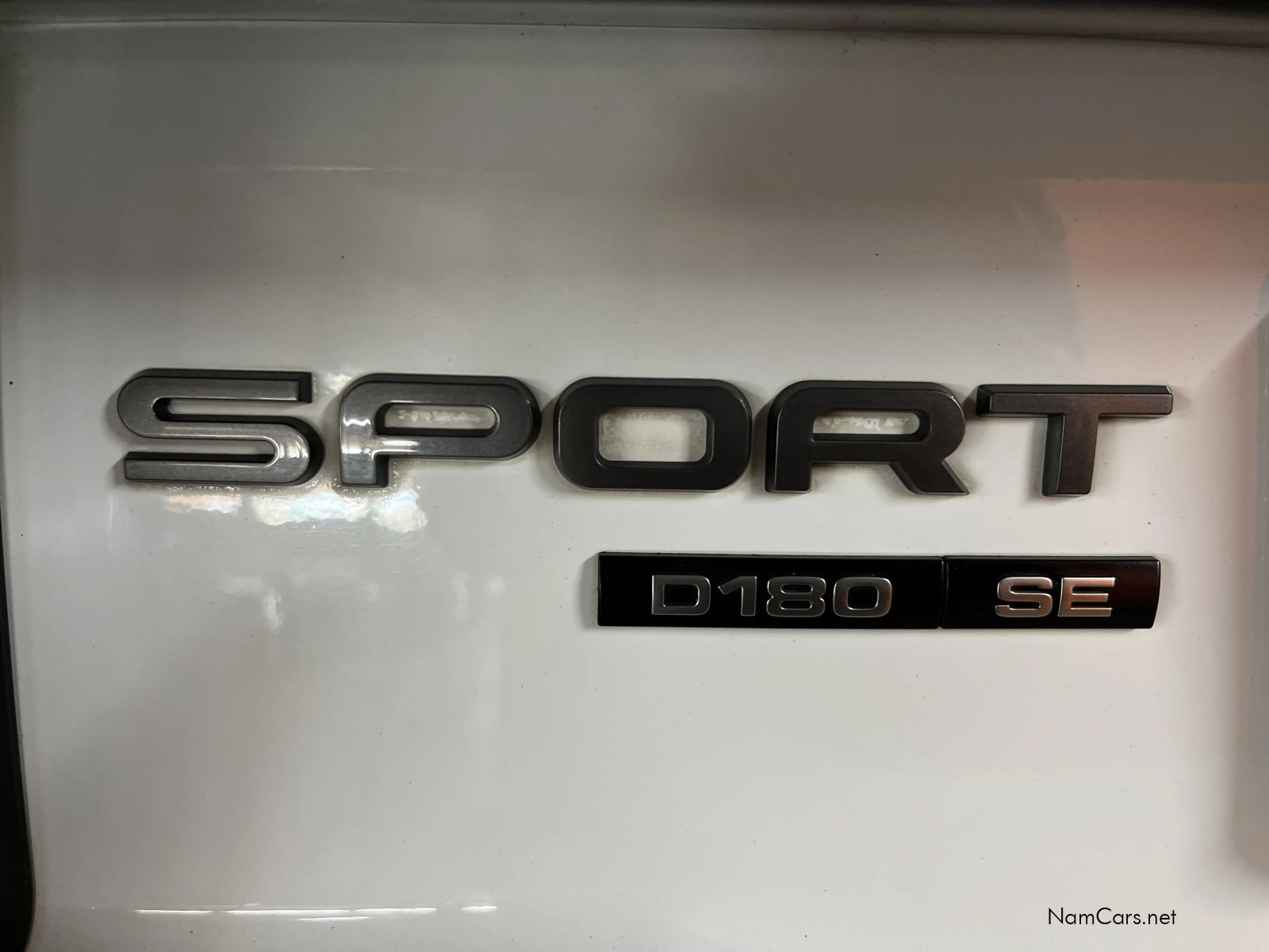 2020 Land Rover Discovery photo 11