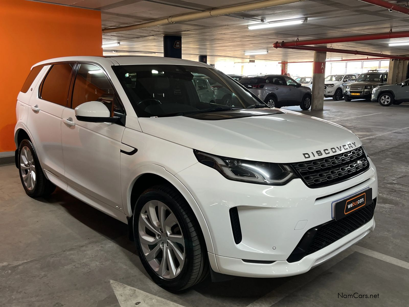 2020 Land Rover Discovery photo 5
