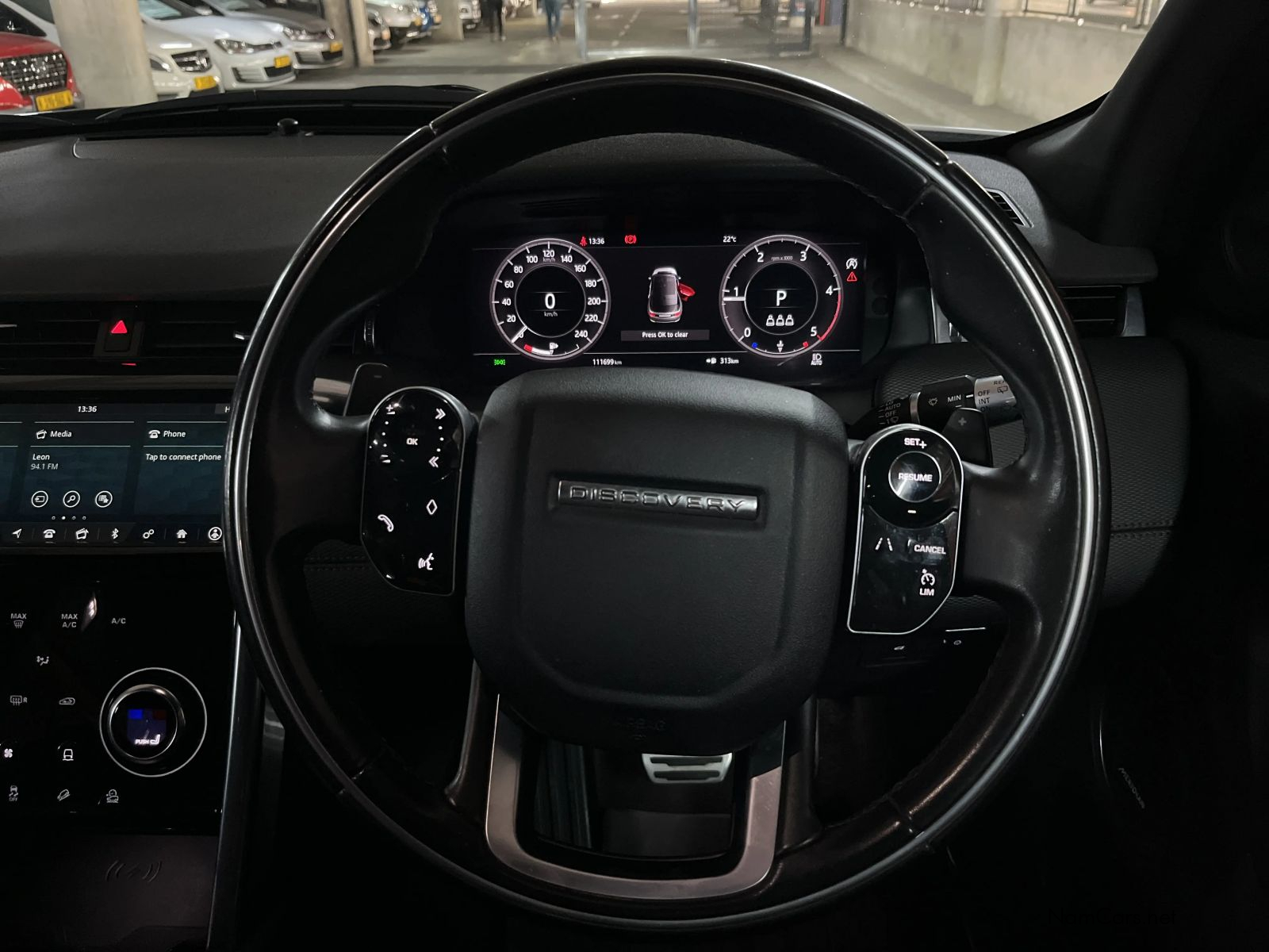 2020 Land Rover Discovery photo 9