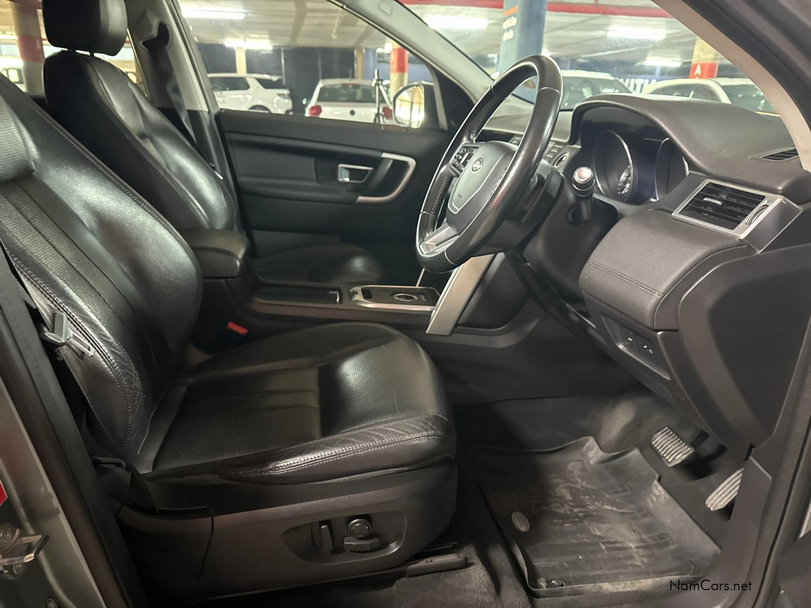 2015 Land Rover Discovery photo 14