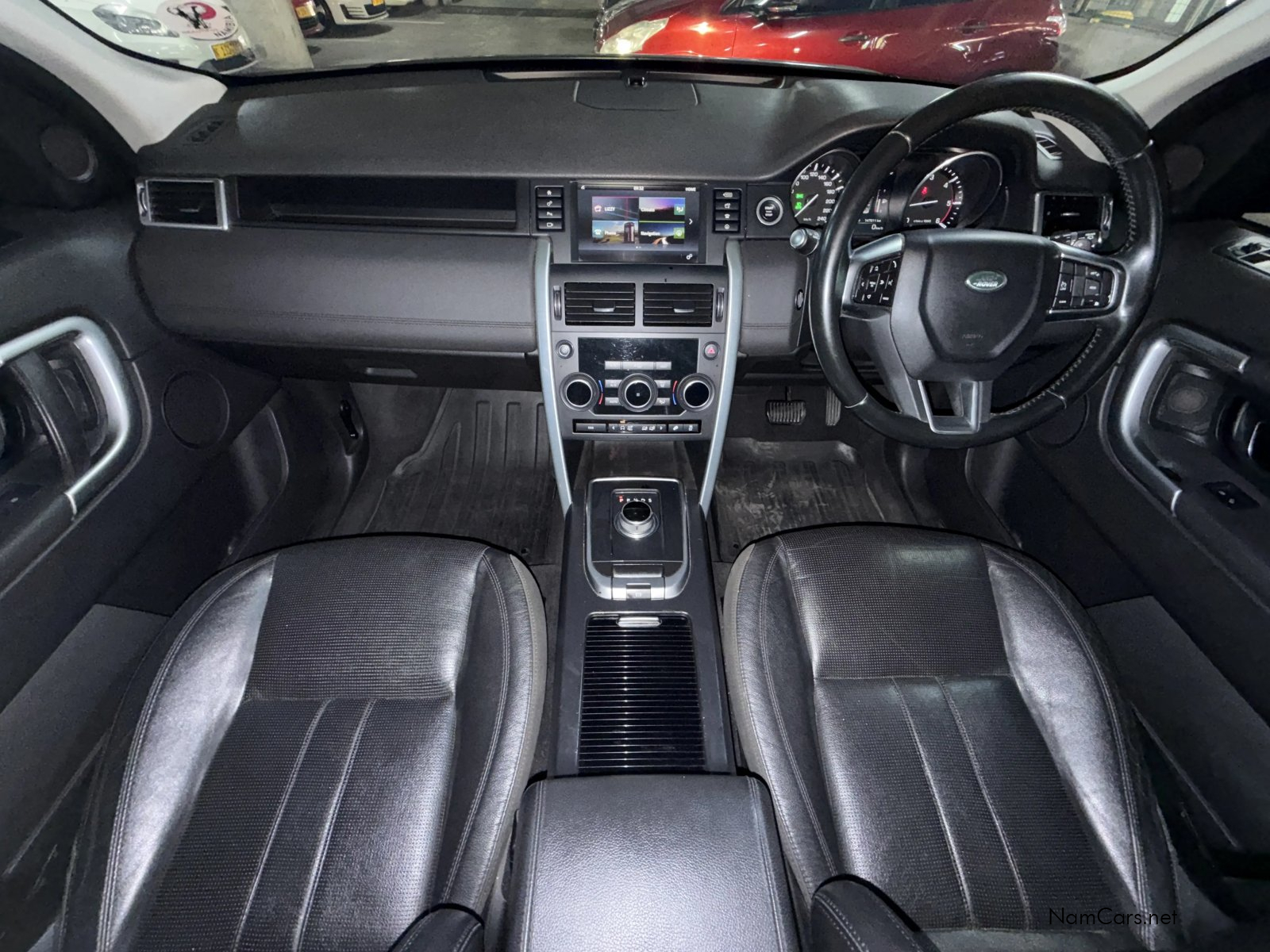 2015 Land Rover Discovery photo 19