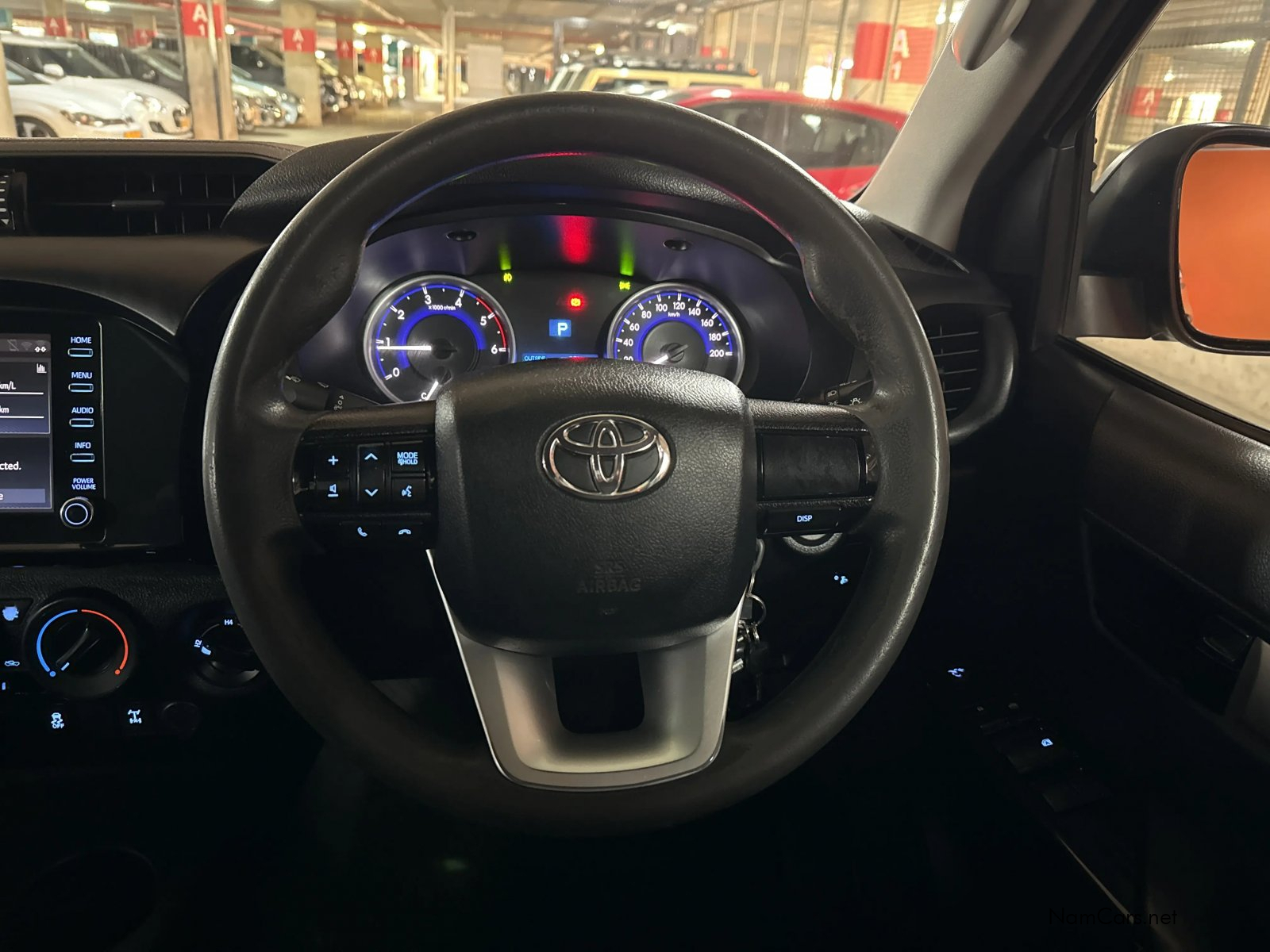 2020 Toyota Hilux photo 11