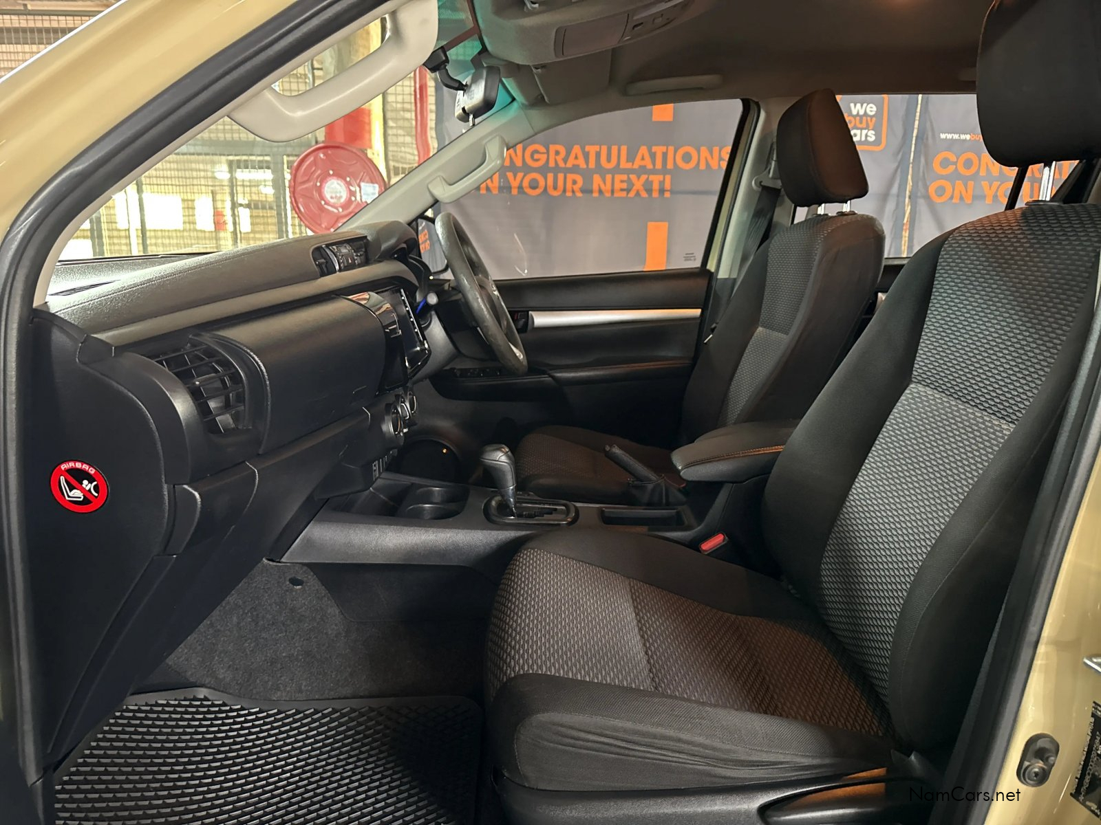 2020 Toyota Hilux photo 16