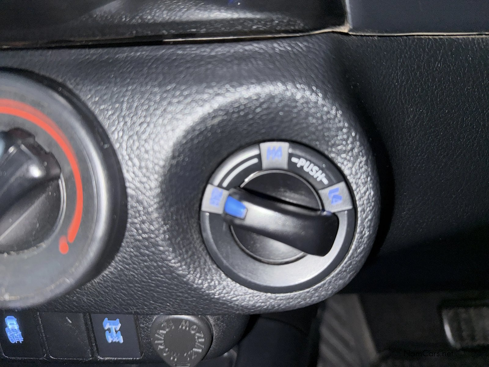 2020 Toyota Hilux photo 9