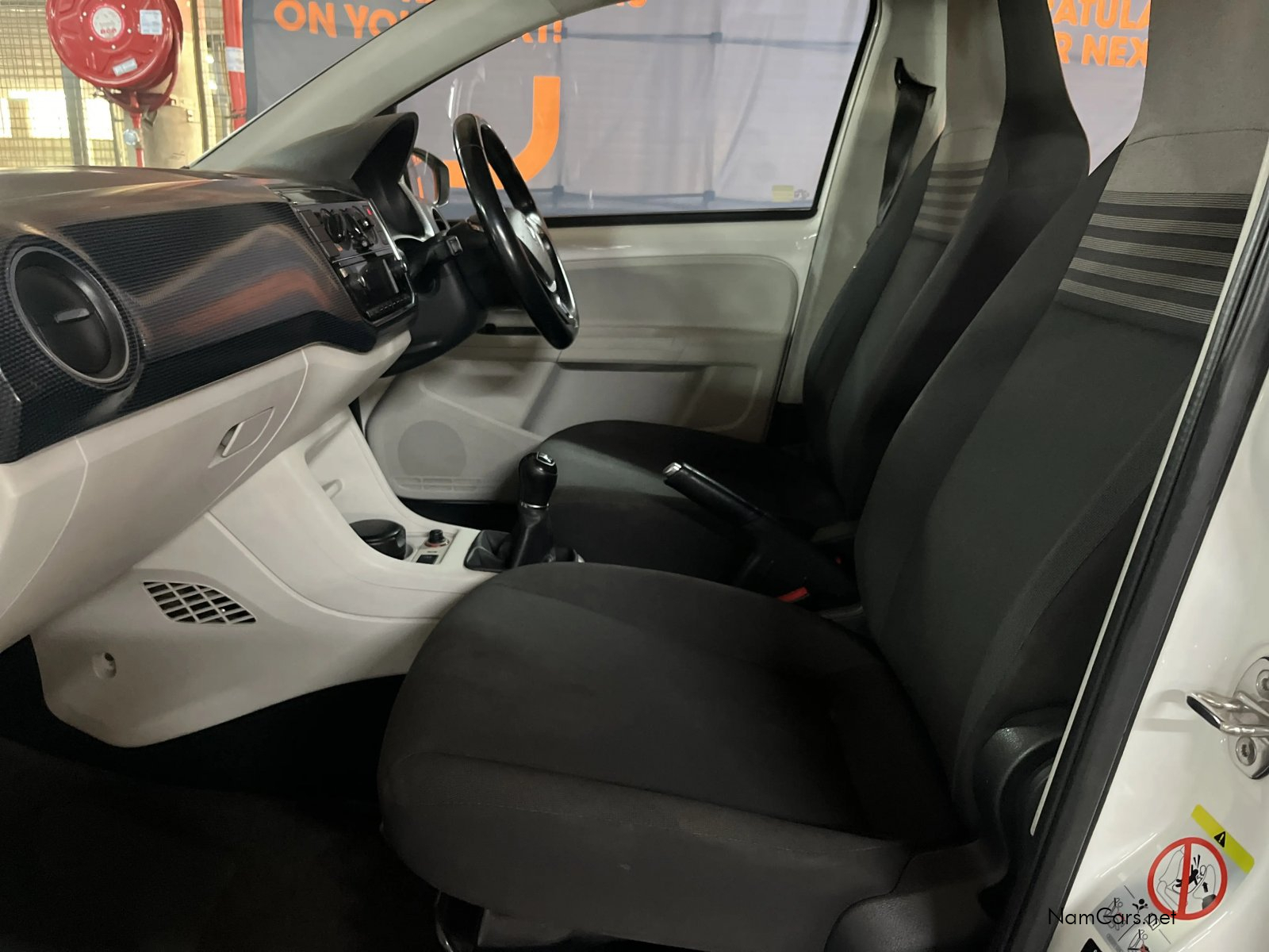 2019 Volkswagen Up photo 14