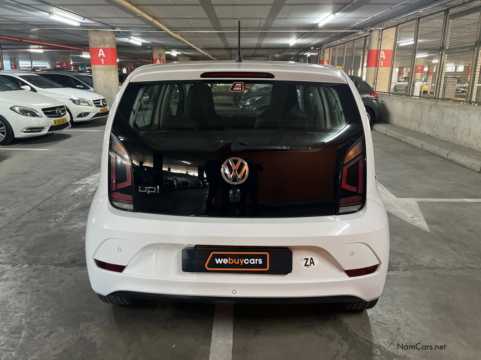 2019 Volkswagen Up photo 3