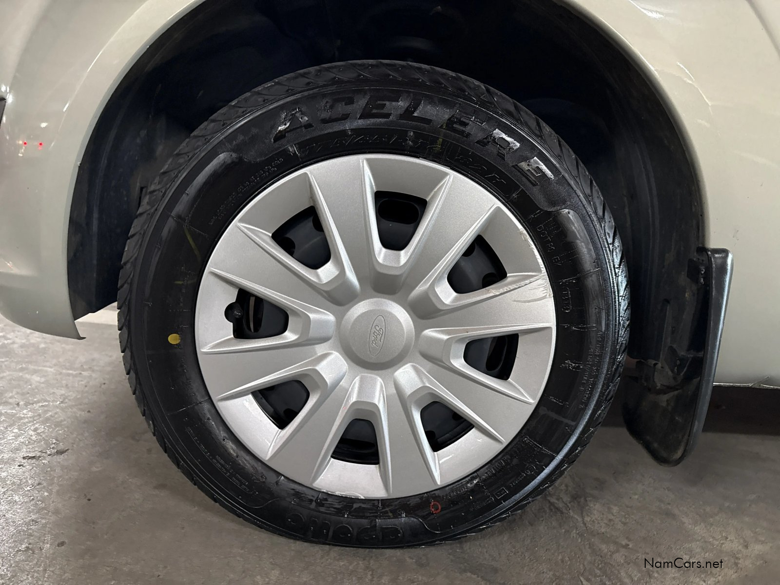 2013 Ford Figo photo 15