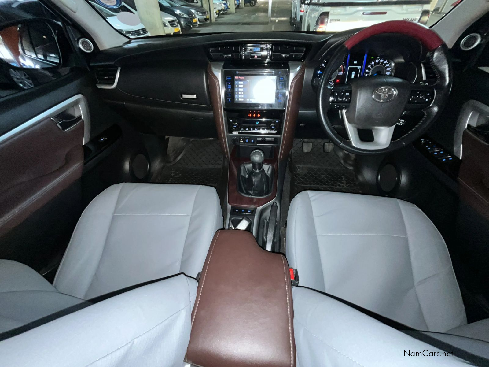 2016 Toyota Fortuner photo 18