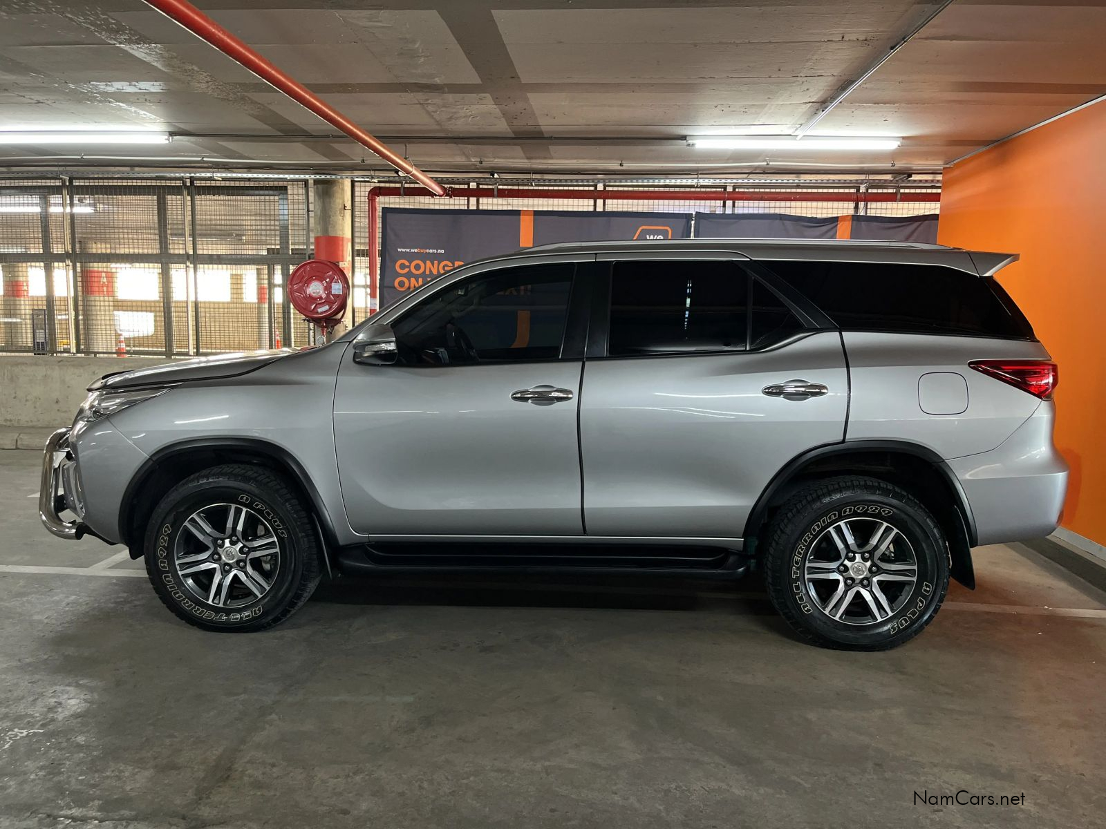 2016 Toyota Fortuner photo 2