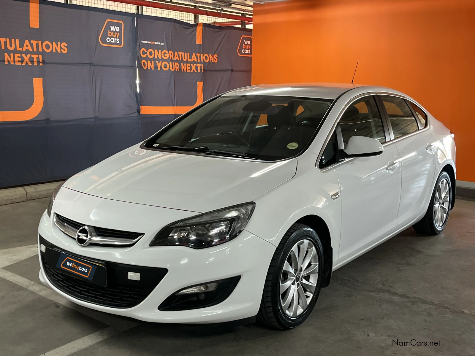 2015 Opel Astra photo 1