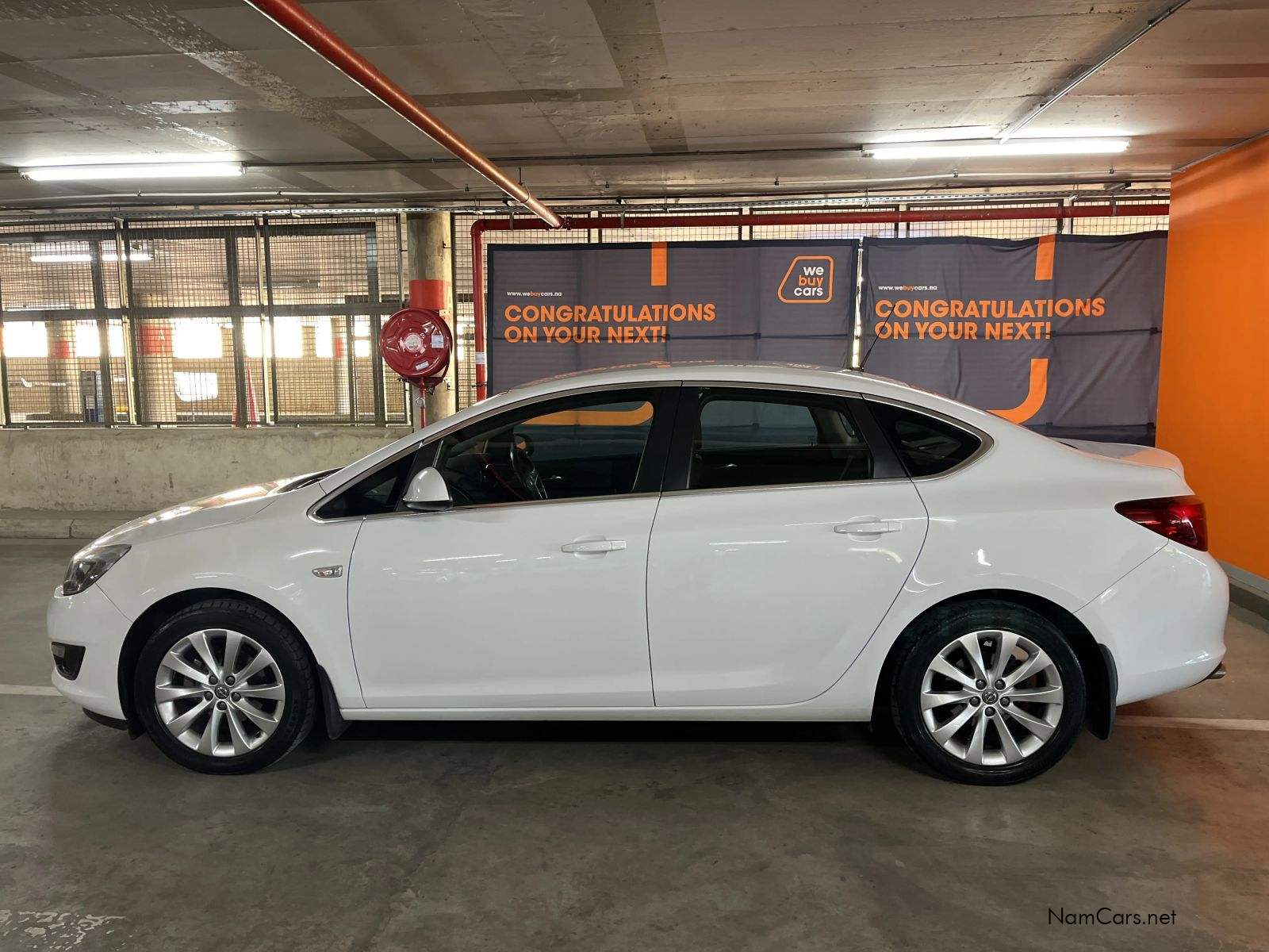 2015 Opel Astra photo 2