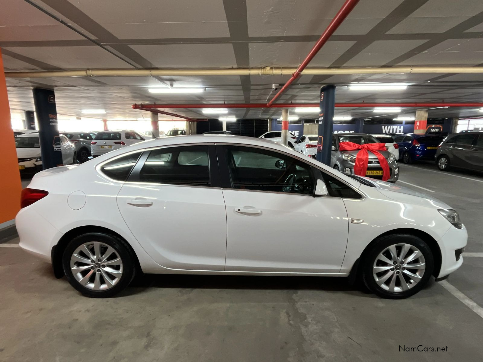 2015 Opel Astra photo 4