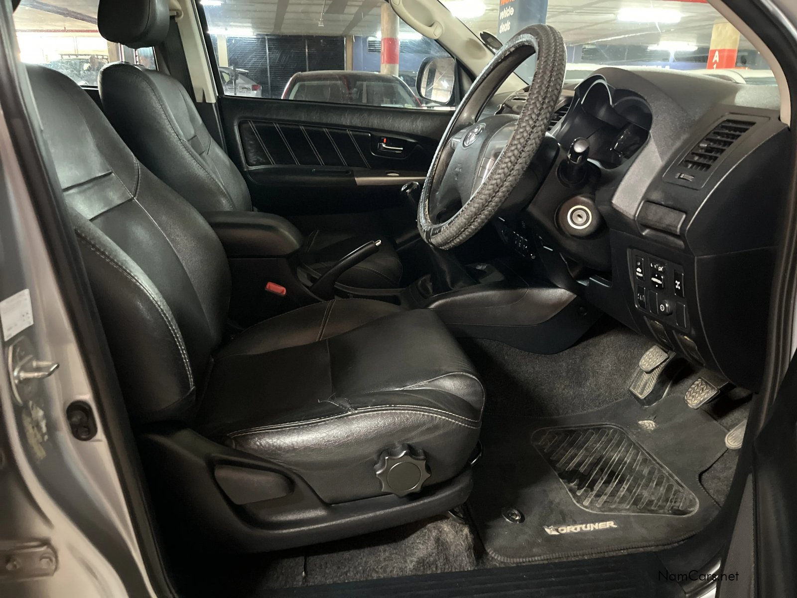 2015 Toyota Fortuner photo 13