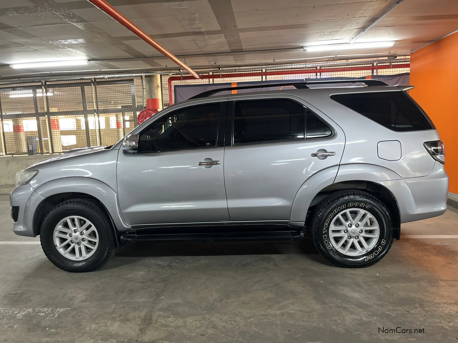 2015 Toyota Fortuner photo 2