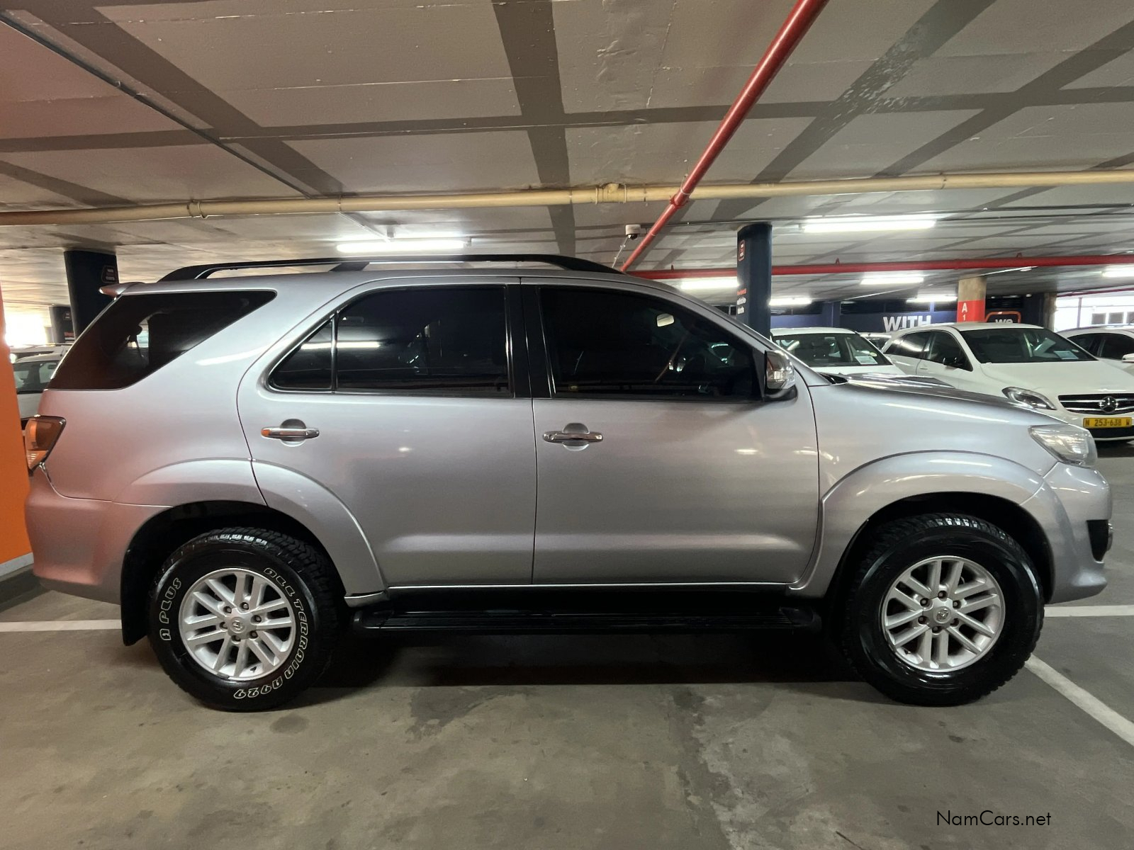 2015 Toyota Fortuner photo 4