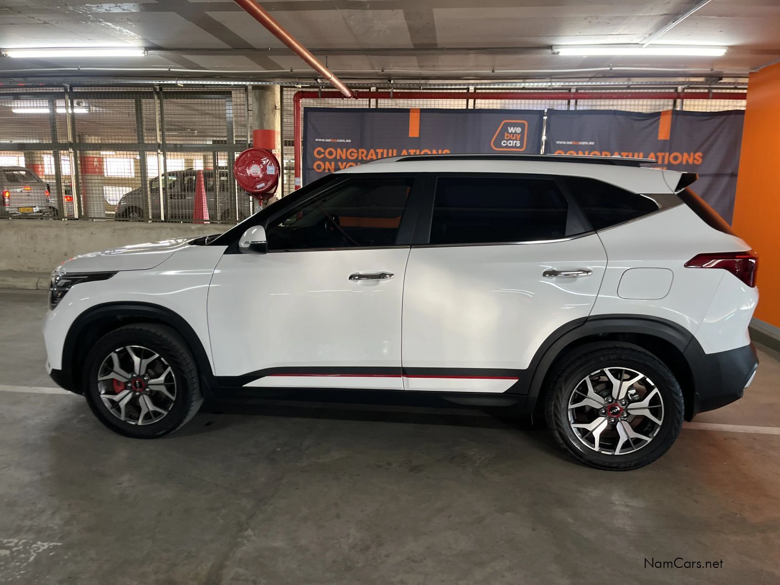 2023 Kia Seltos photo 2