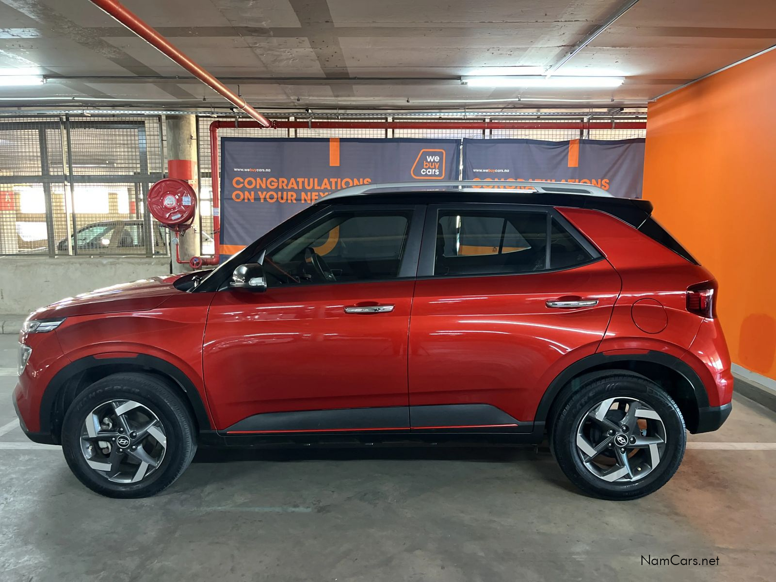 2021 Hyundai Venue photo 2