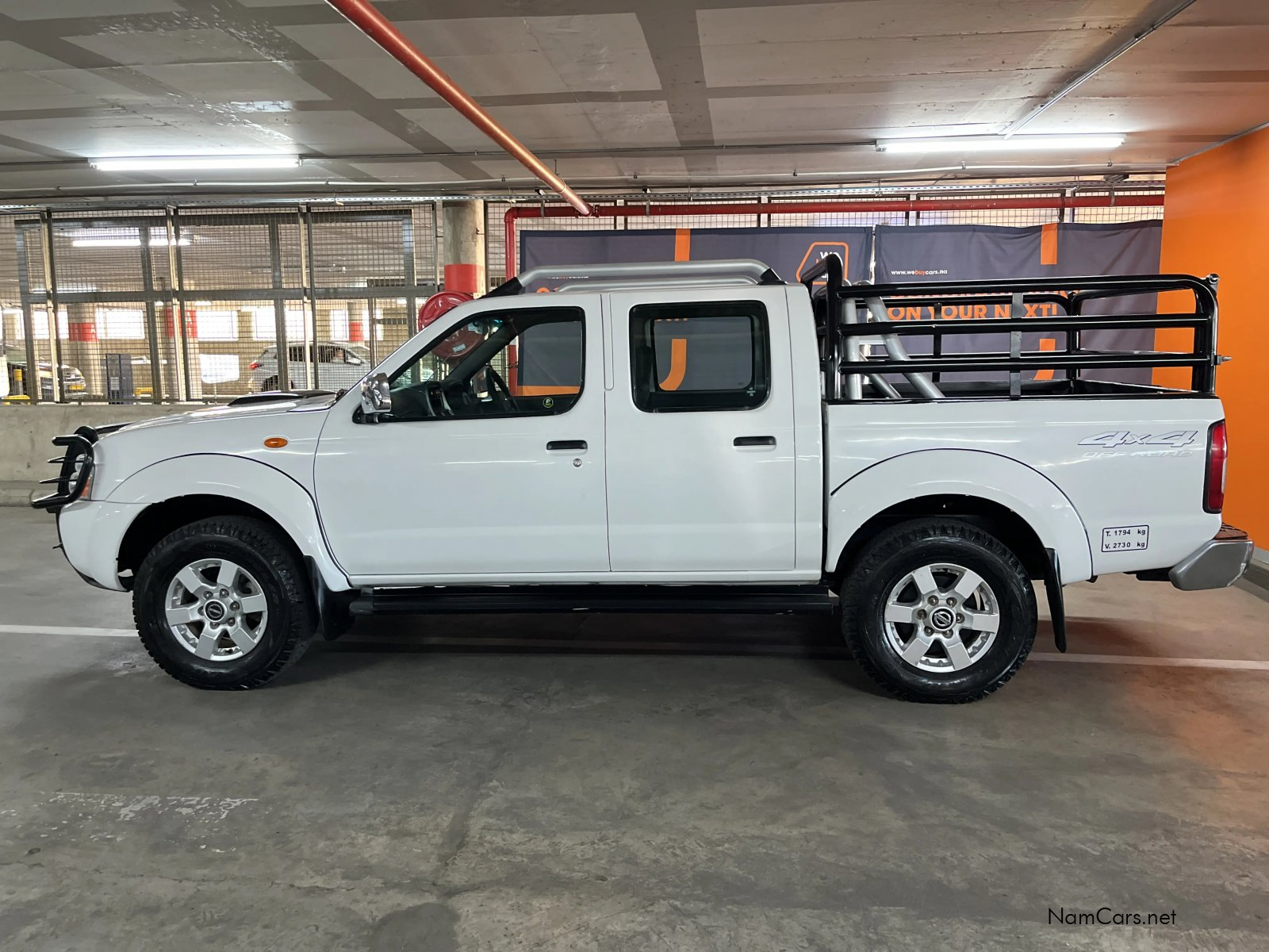 2018 Nissan Hardbody photo 2