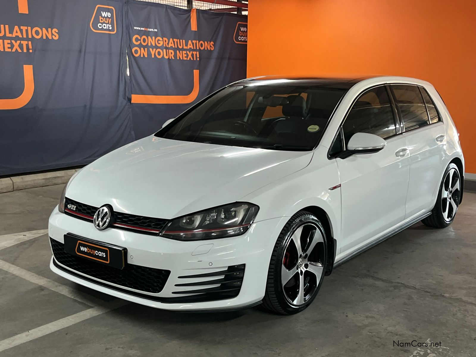 2015 Volkswagen Golf photo 1