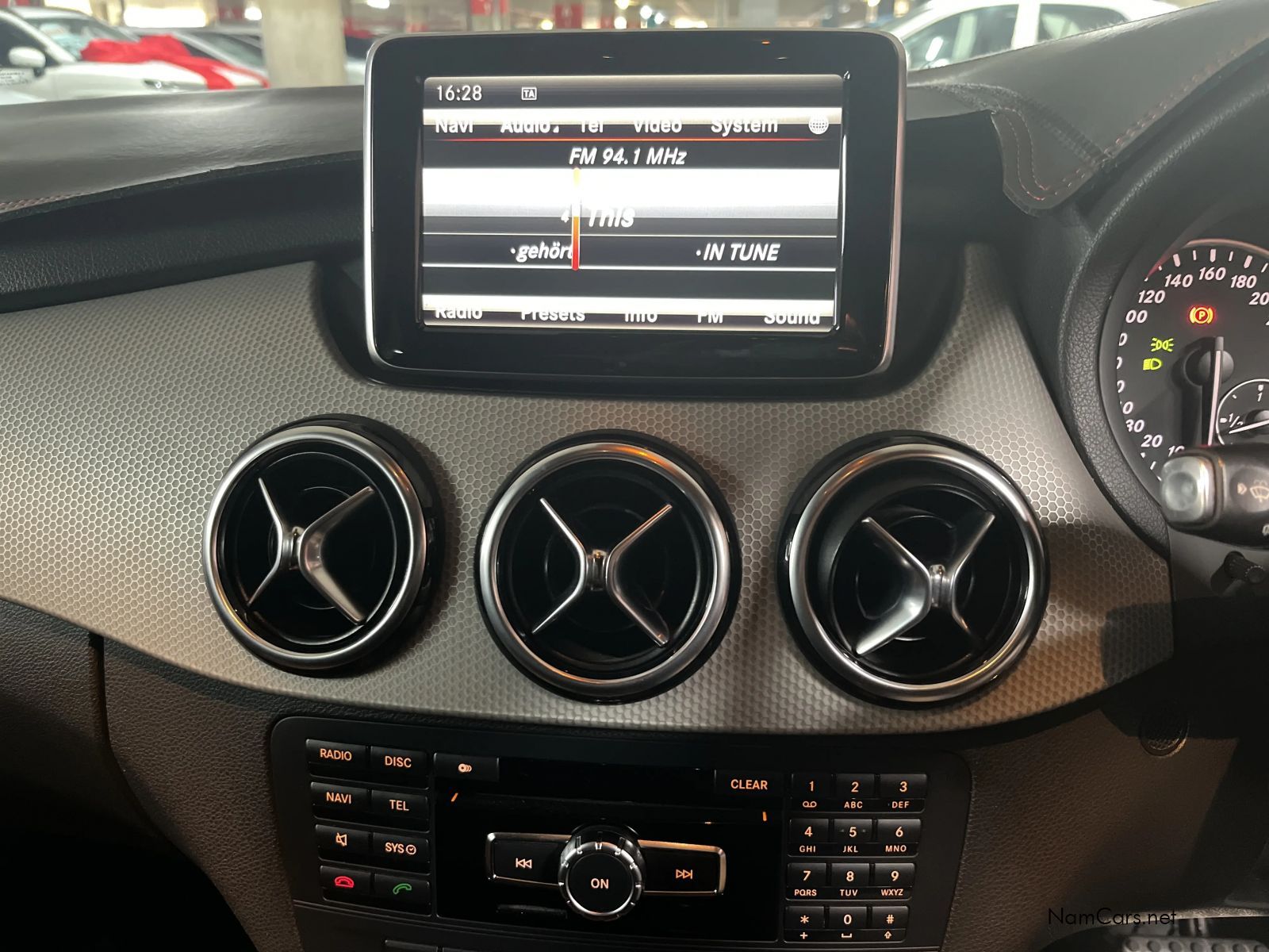 2013 Mercedes-Benz B Class photo 11