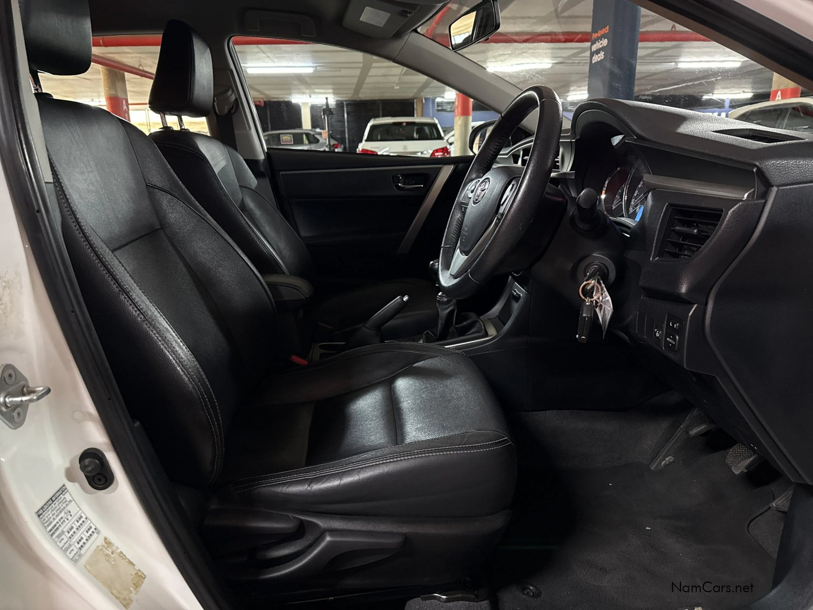 2014 Toyota Corolla photo 13