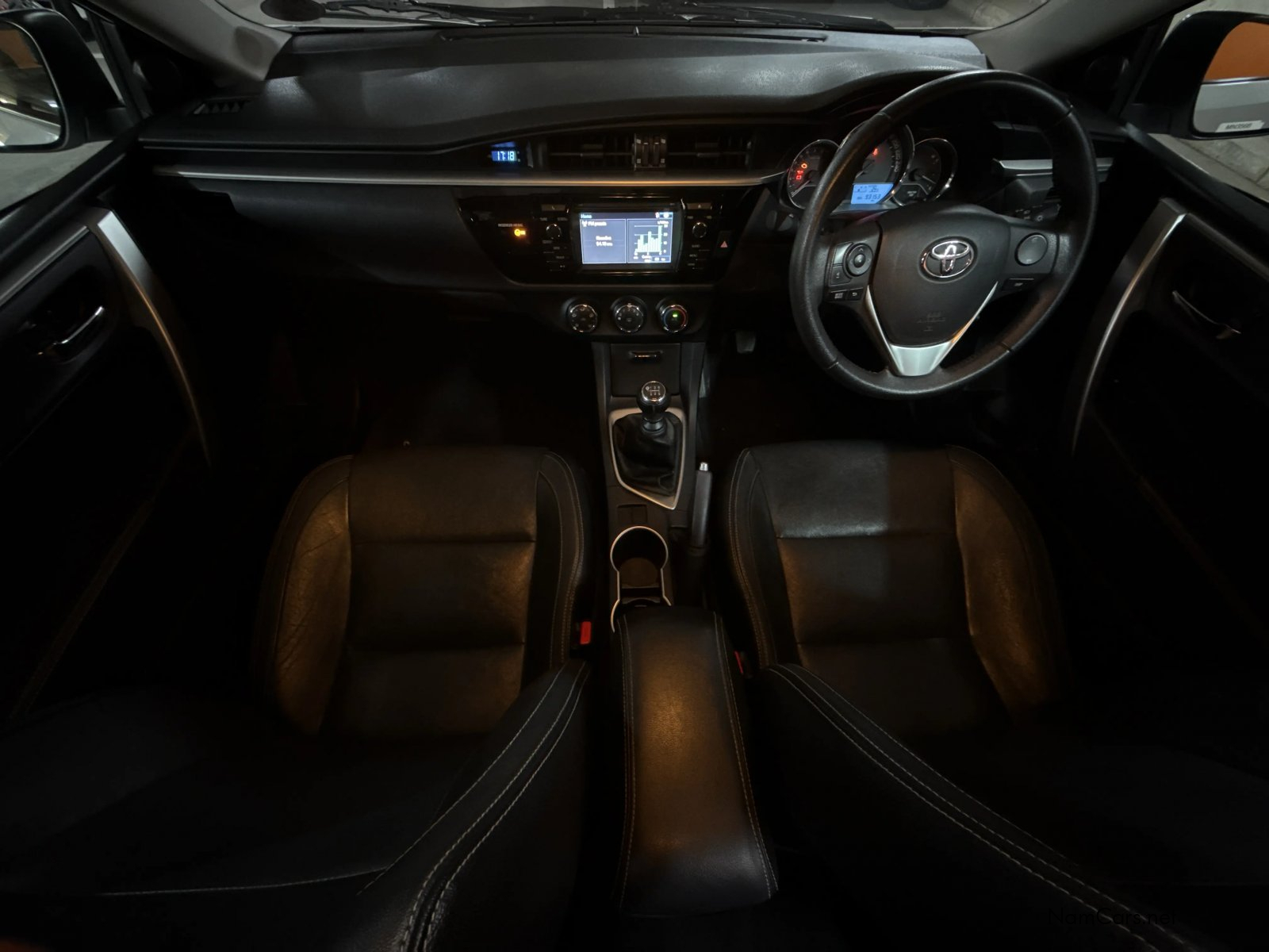 2014 Toyota Corolla photo 18