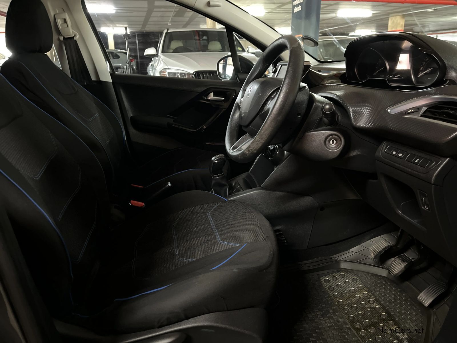 2019 Peugeot 208 photo 13