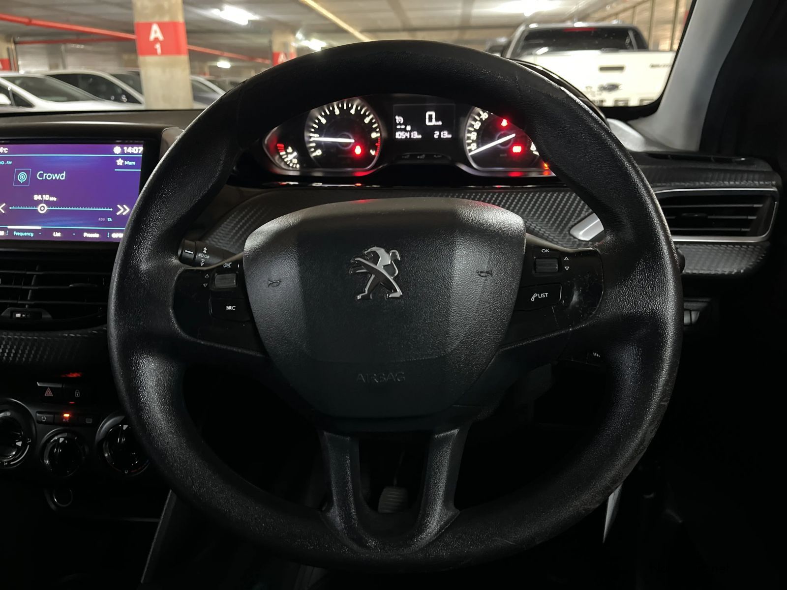 2019 Peugeot 208 photo 9