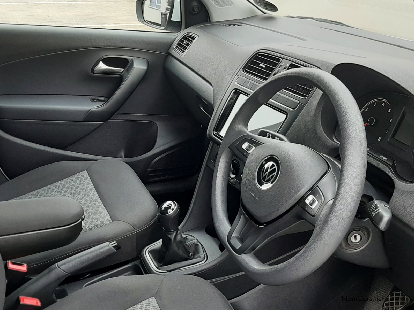 2025 Volkswagen Polo Vivo photo 6