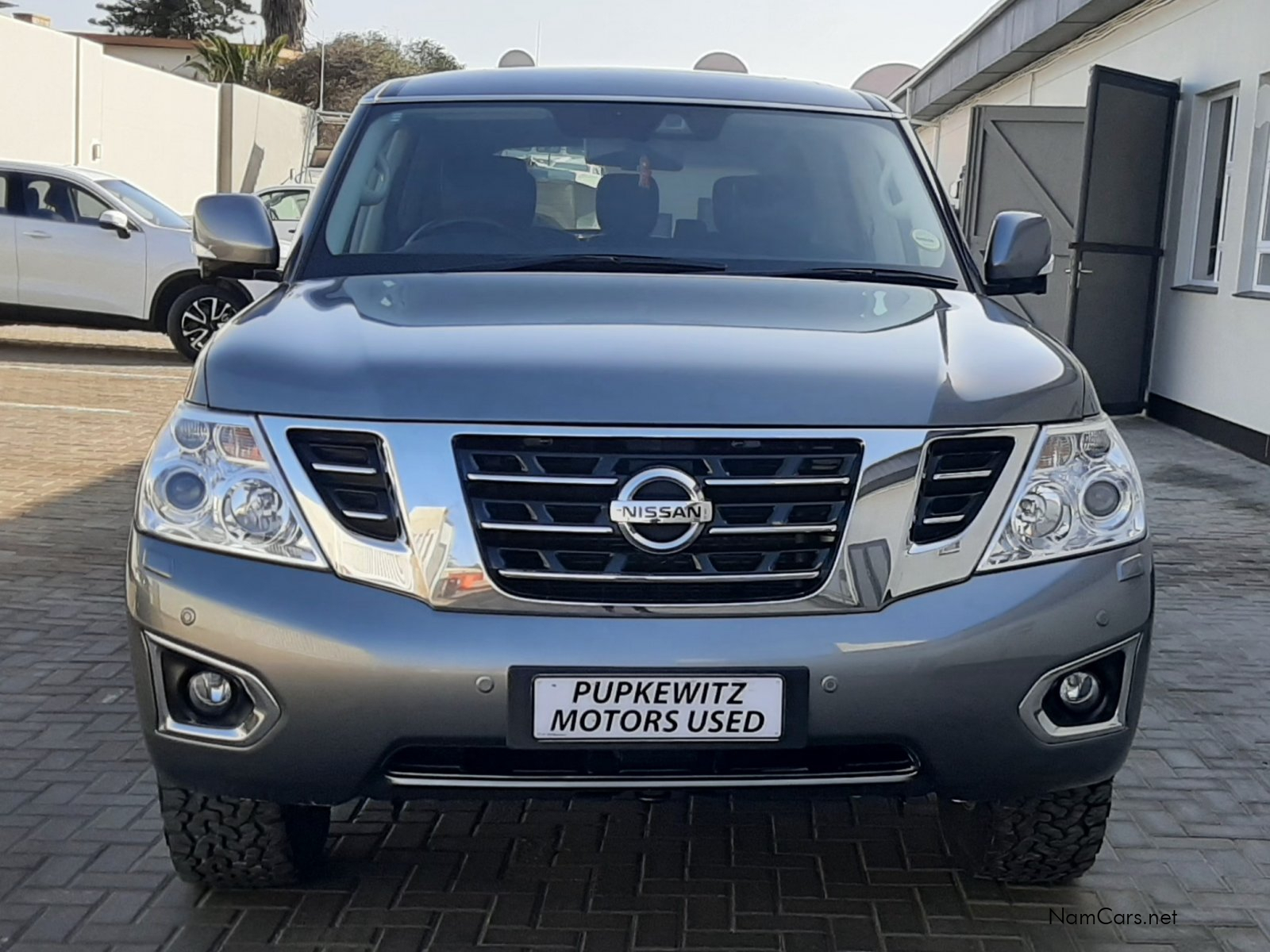2019 Nissan Patrol photo 2