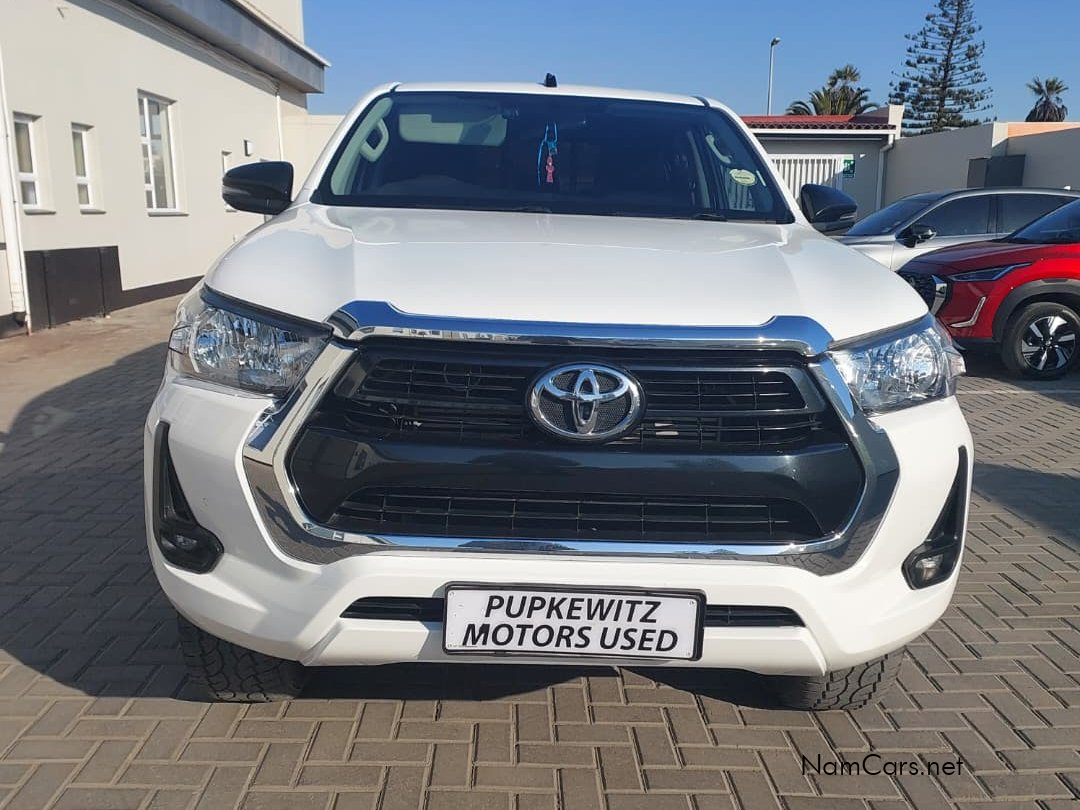 2022 Toyota Hilux photo 2