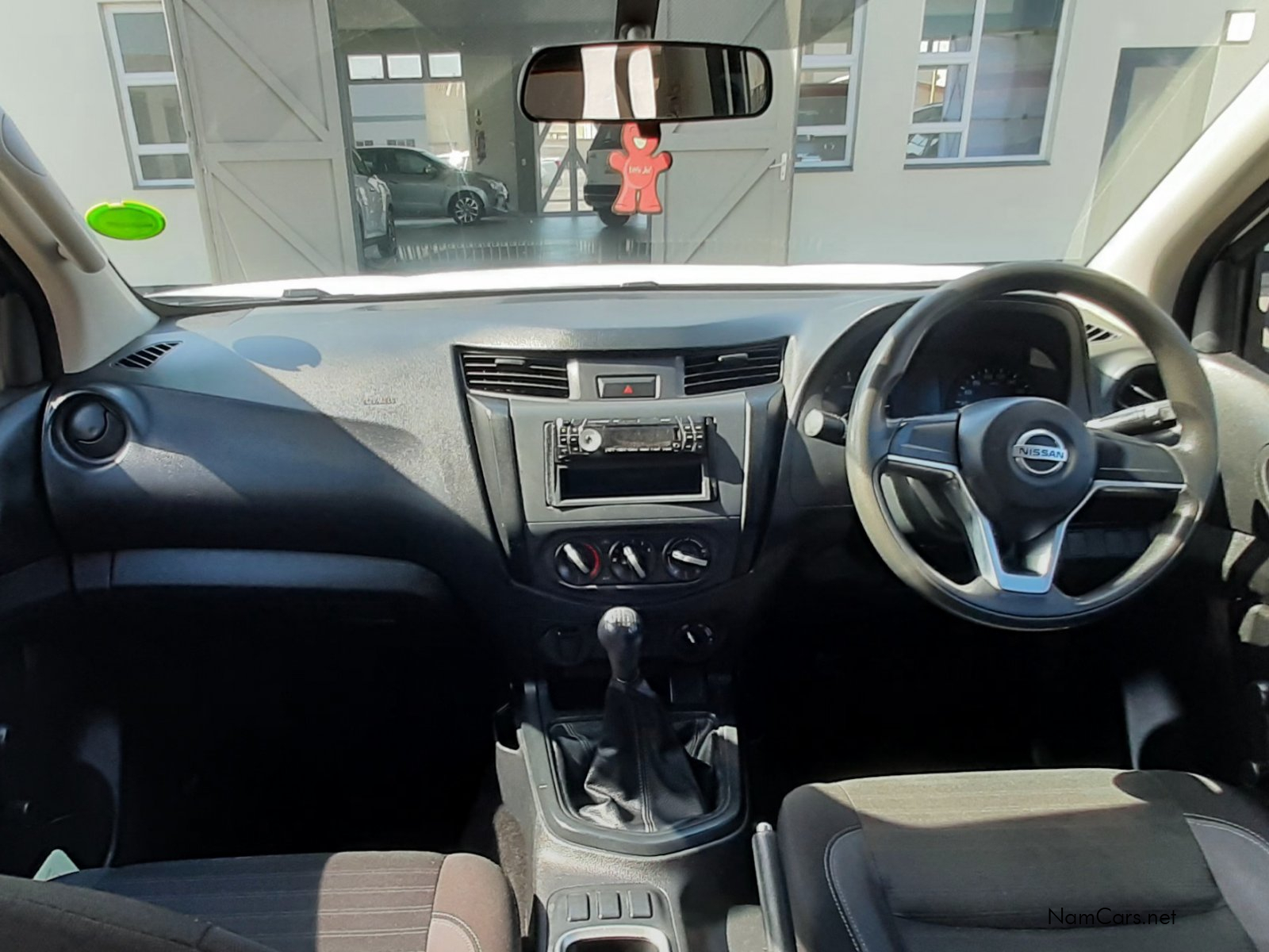2021 Nissan Navara photo 6