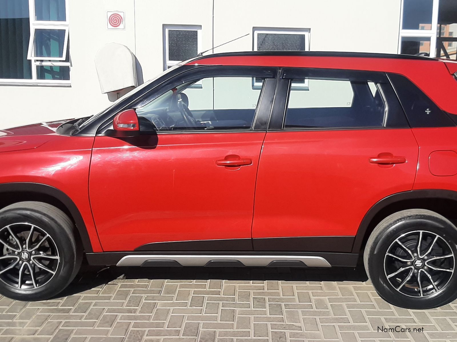 2023 Suzuki Vitara photo 2