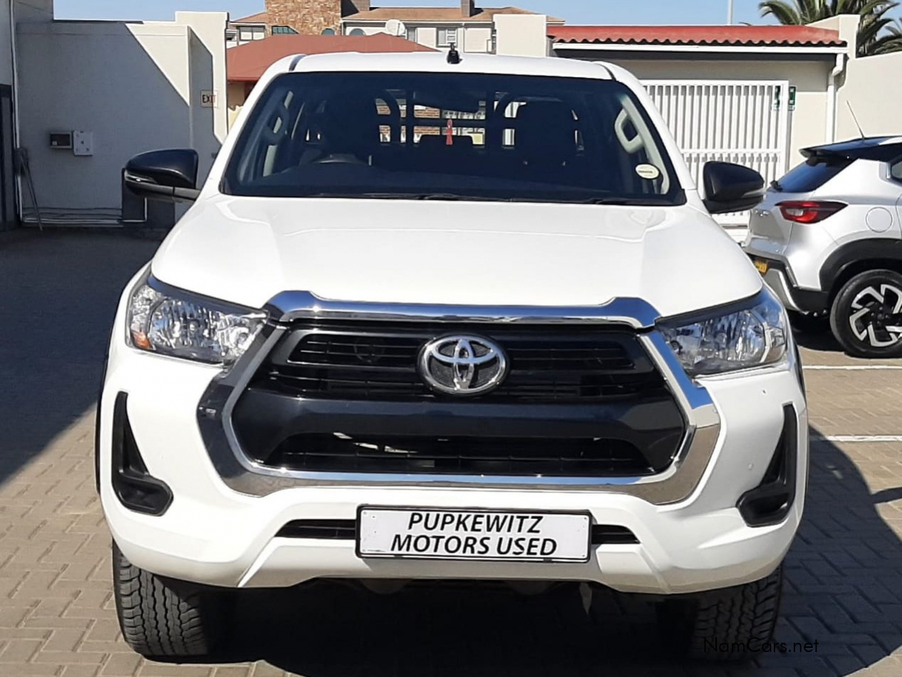 2022 Toyota Hilux photo 2