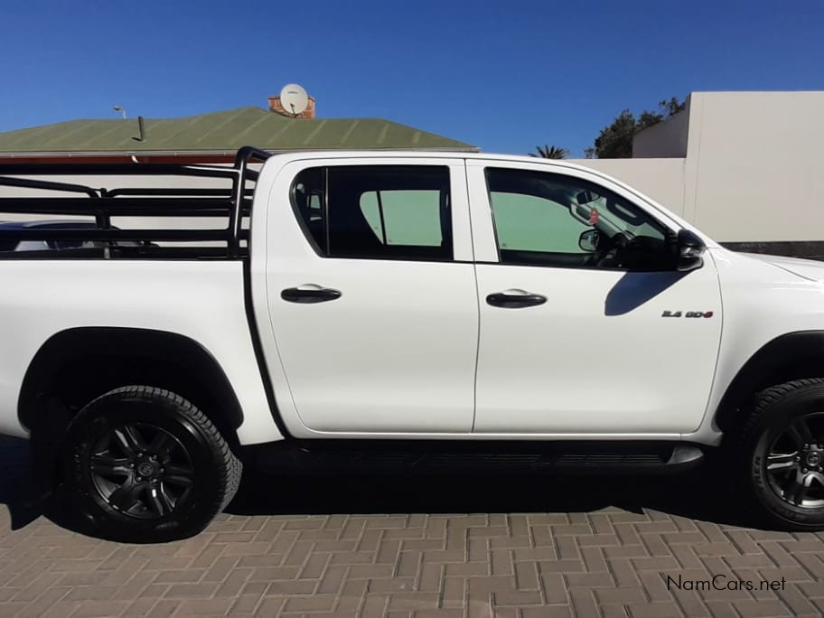 2022 Toyota Hilux photo 4