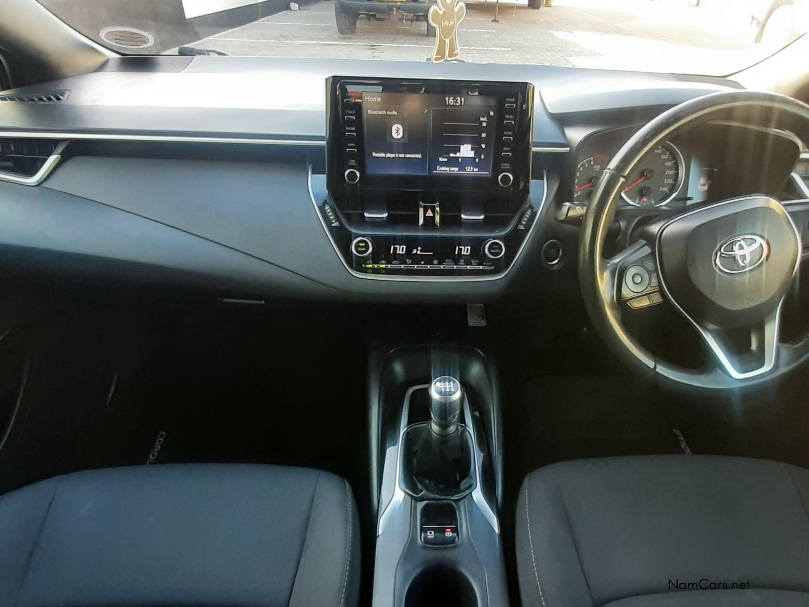 2022 Toyota Corolla photo 3