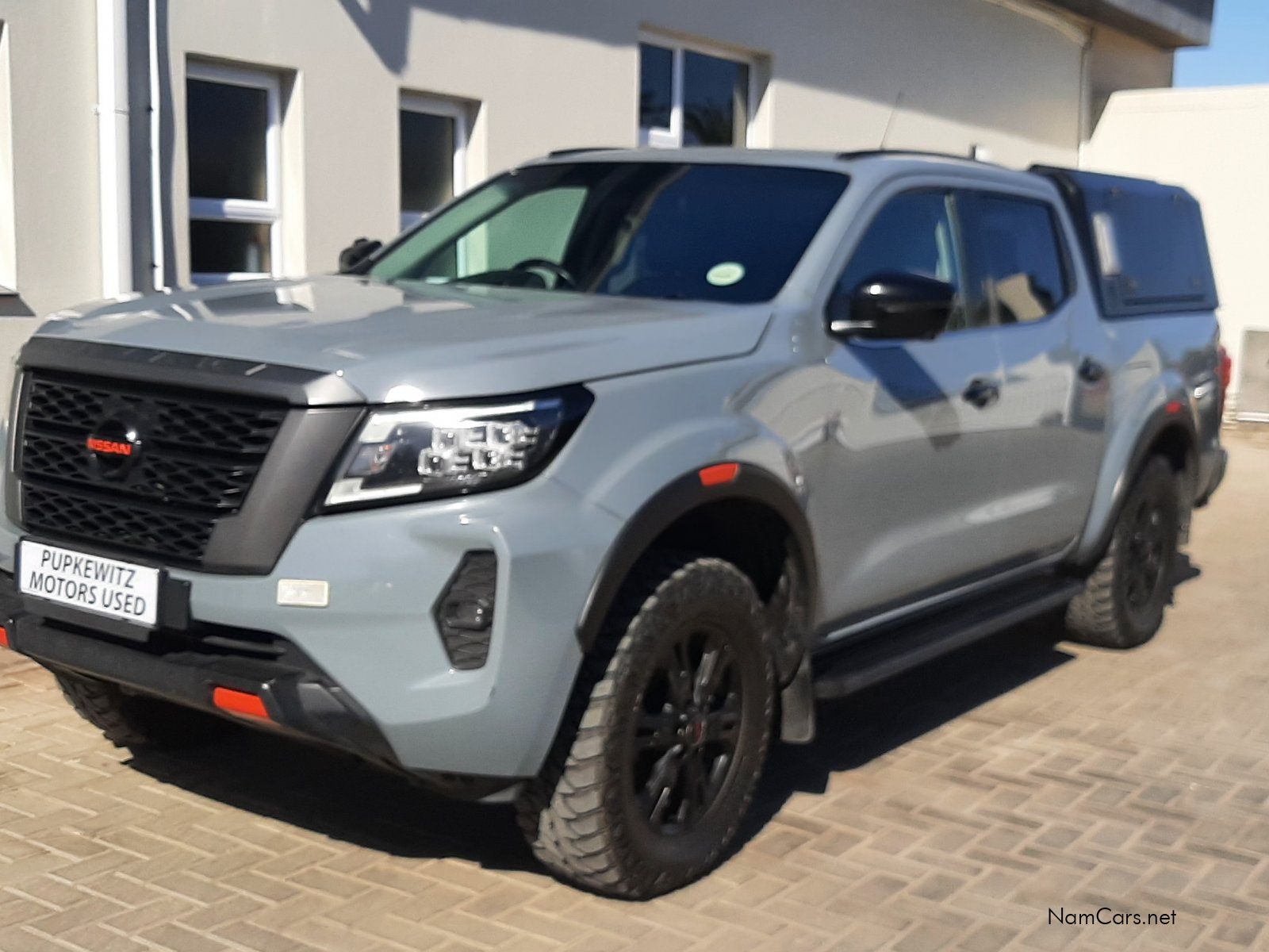 2022 Nissan Navara photo 1