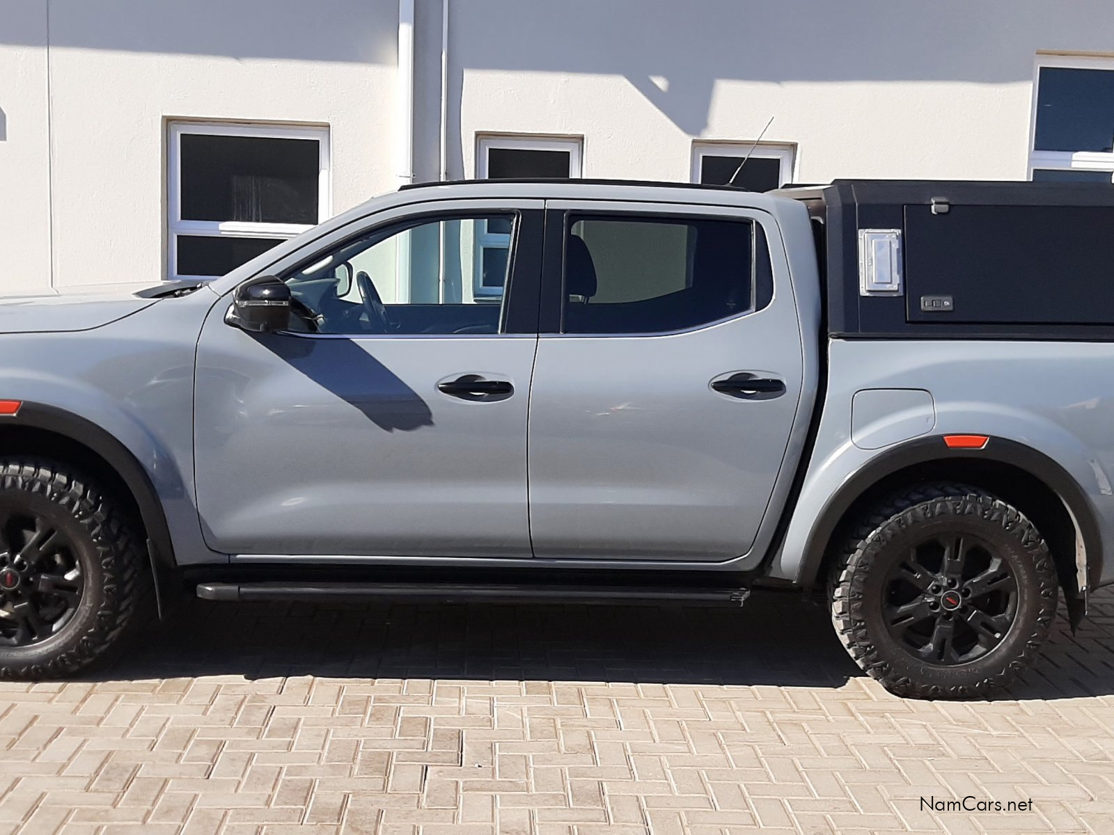 2022 Nissan Navara photo 3