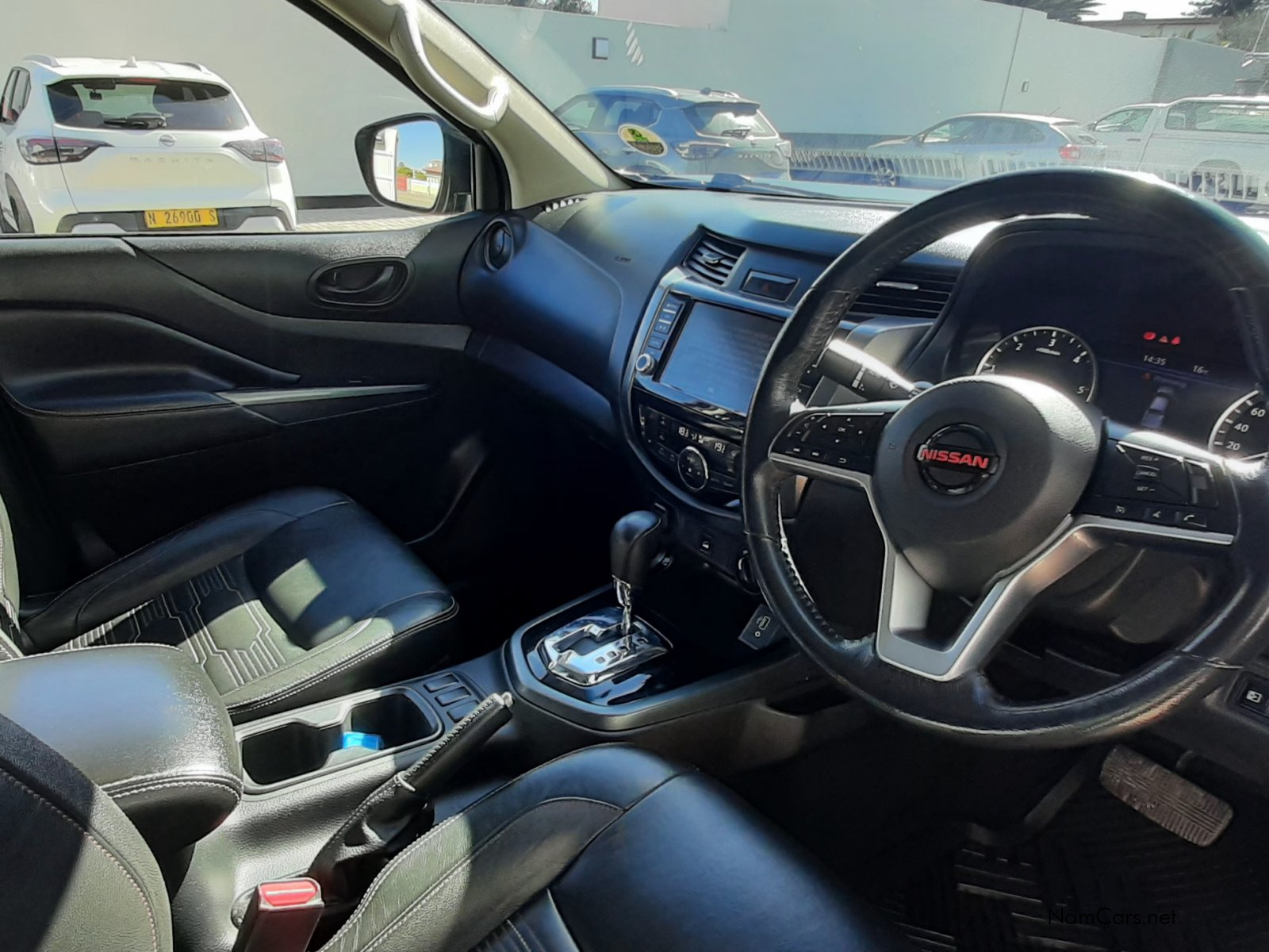 2022 Nissan Navara photo 7