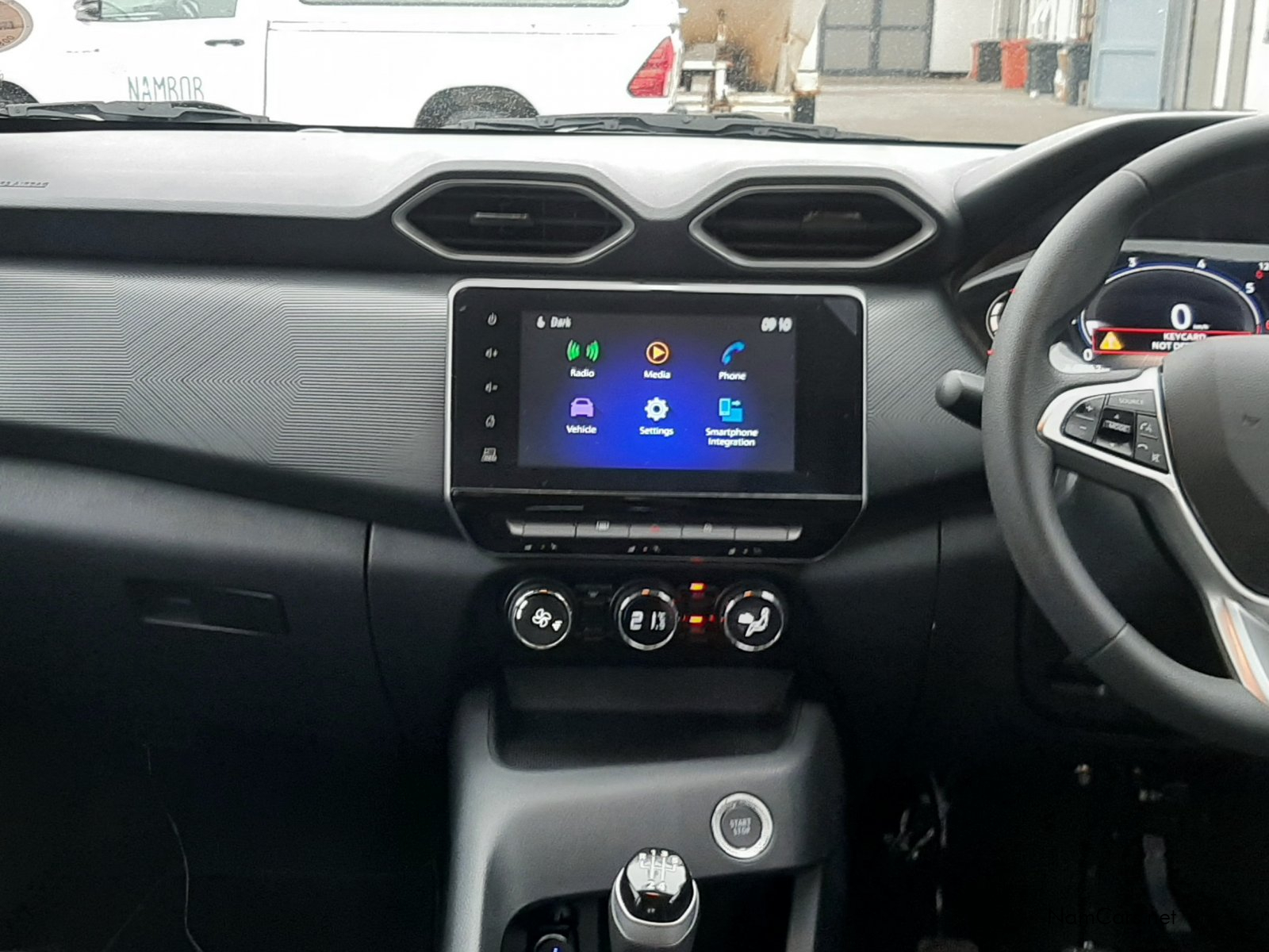 2026 Nissan Magnite photo 5