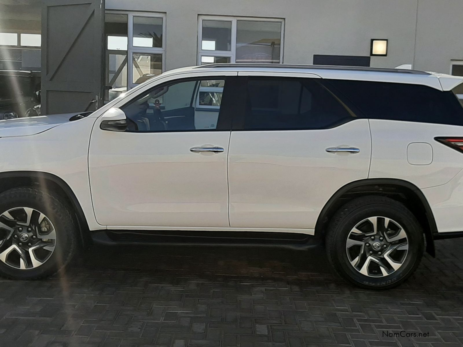 2025 Toyota Fortuner photo 1